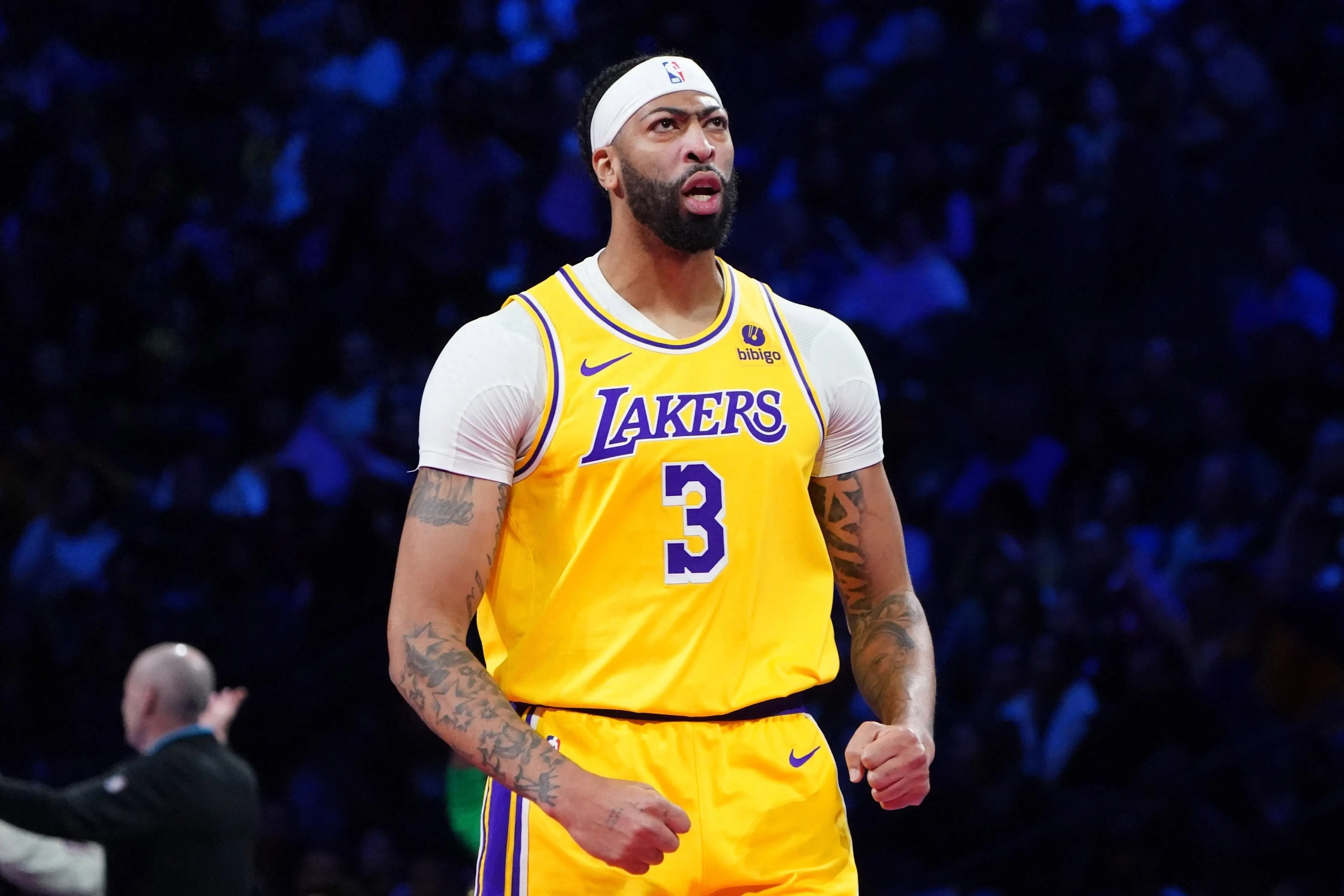 关于浓眉哥连续十场比赛得分超过夺冠，皇家马德里不断突破！引发球迷热议的信息