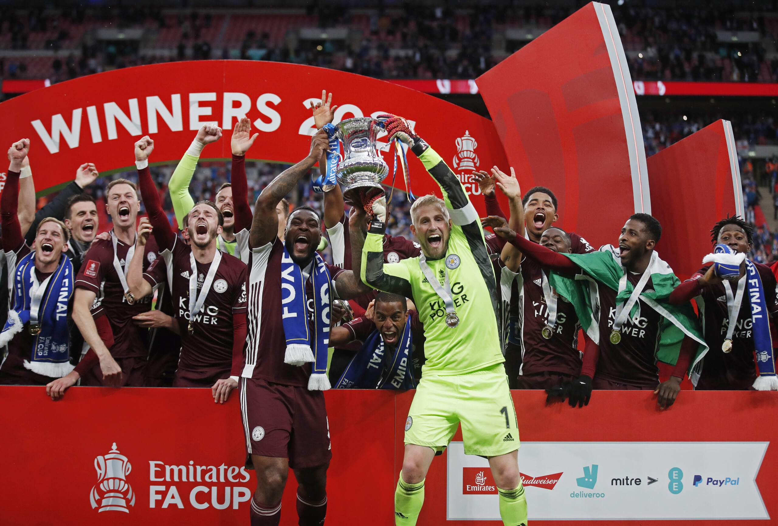 关于今晨塞维利亚调整名单以备足总杯，调整名单环节打磨，赛场秩序良好，高层口径保持一致的信息