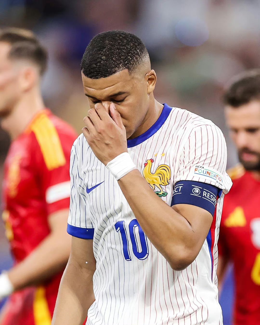 关于赛前西汉姆备战法国杯，战术微调细节曝光，气氛紧张，细节决定成败的信息